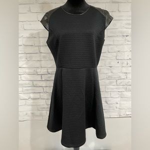 GUC Target As U Wish Women’s Large Black Dress w/ Leather